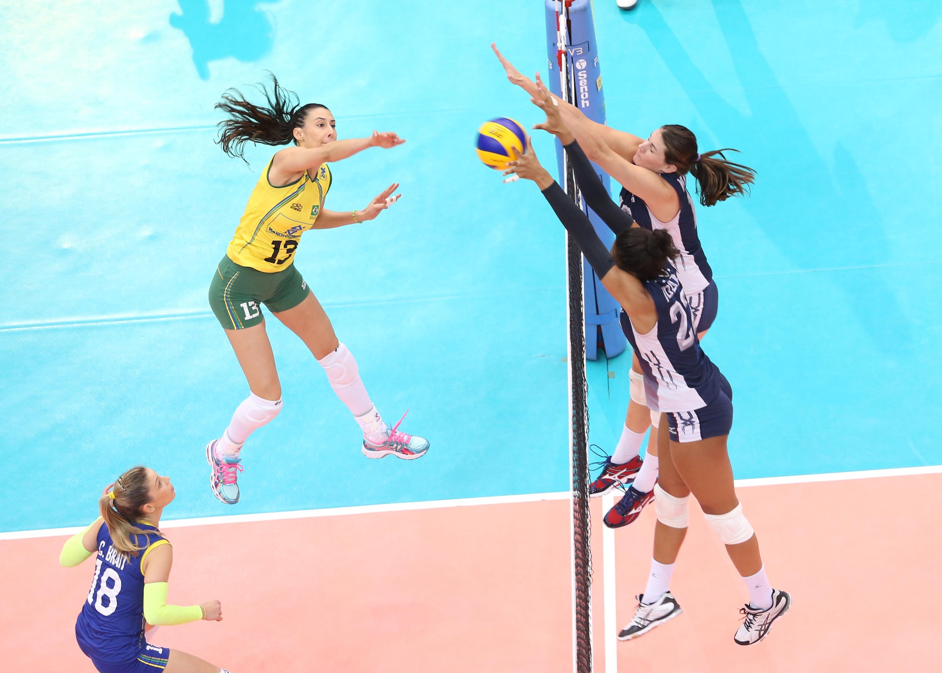 Sele&ccedil;&atilde;o feminina de v&ocirc;lei manteve invencibilidade no torneio