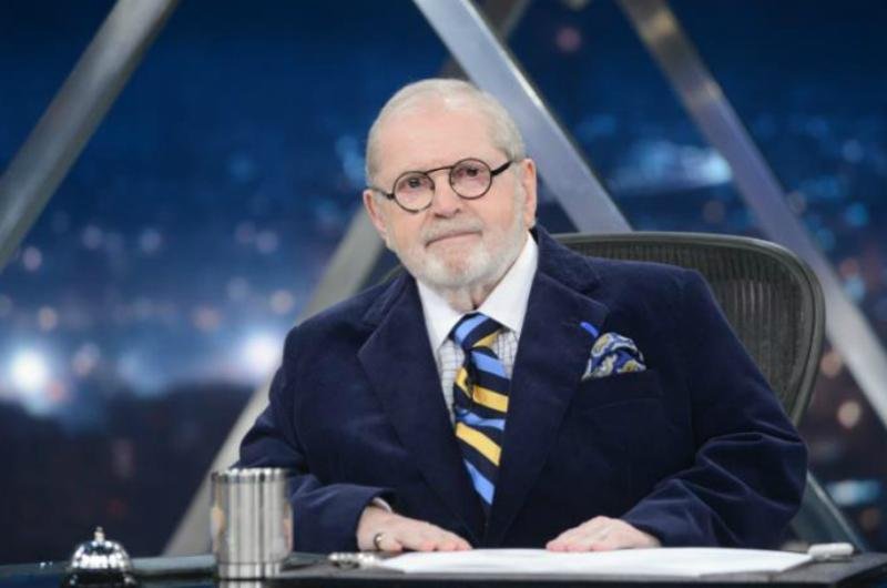 J&ocirc; Soares foi internado em fun&ccedil;&atilde;o de uma pneumonia