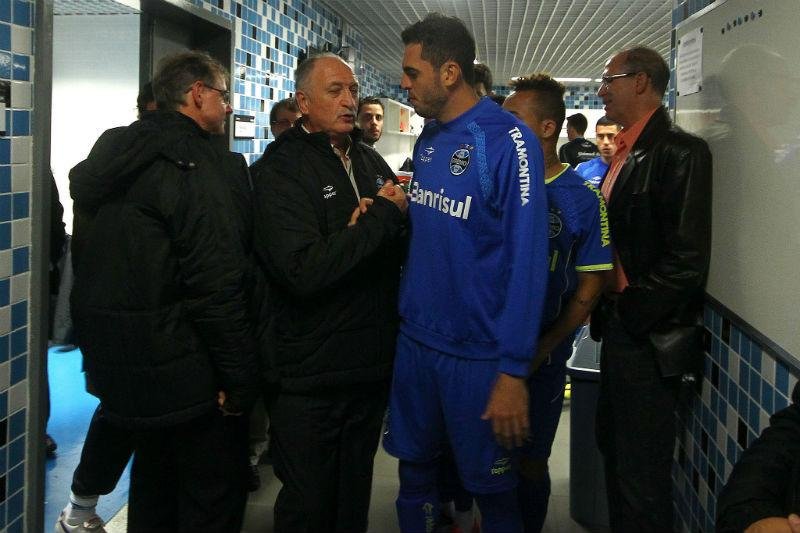Rhodolfo cobra mais aten&ccedil;&atilde;o para Gr&ecirc;mio