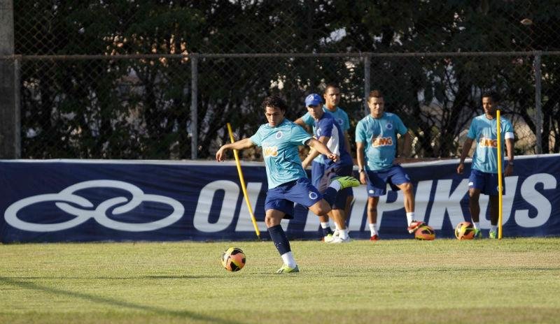 Ap&oacute;s substitui&ccedil;&atilde;o contra Santos, Goulart n&atilde;o preocupa no Cruzeiro