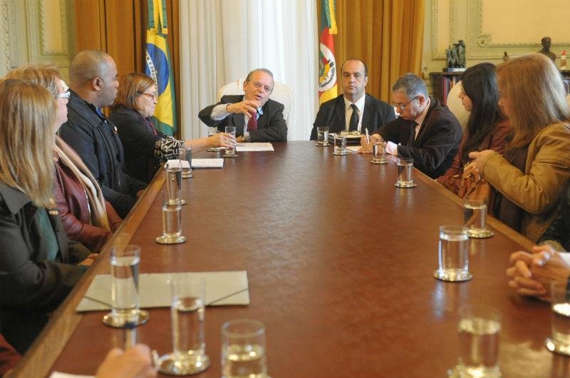 Tarso se comprometeu a priorizar destina&ccedil;&atilde;o &agrave; educa&ccedil;&atilde;o