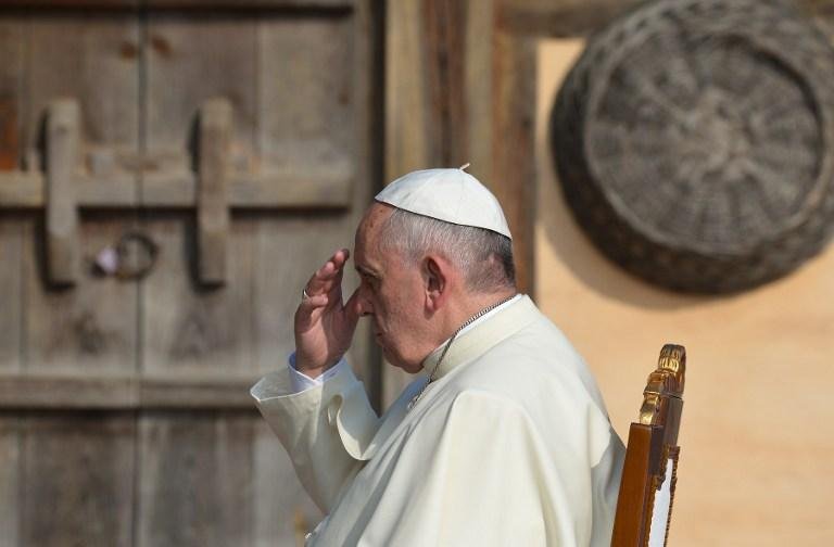 Papa pede ora&ccedil;&otilde;es por parentes mortos em acidente 