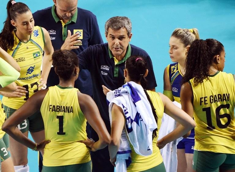Turquia apronta e vence Brasil na abertura da fase final do Grand Prix   