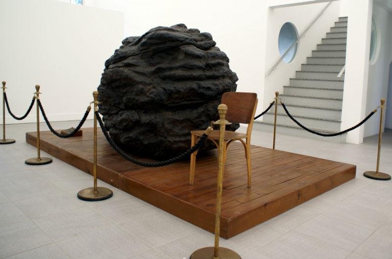 Obra de Michel Z&oacute;zimo, que participa da mostra Um Salto no Espa&ccedil;o abre neste s&aacute;bado 