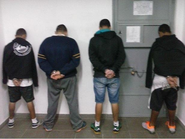 Opera&ccedil;&atilde;o contra homic&iacute;dios prende seis em Canoas 