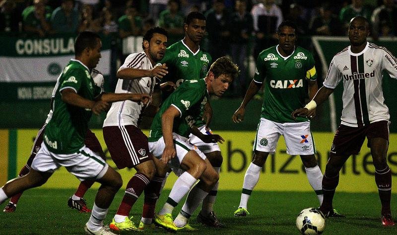 Vit&oacute;ria colocou a Chapecoense em 12&ordm; lugar