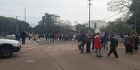Cerca de 50 moradores do Rubem Berta bloquearam avenidas na zona Leste da Capital 