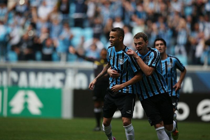 Luan e Lucas Coelho s&atilde;o as esperan&ccedil;as de gol do Gr&ecirc;mio hoje &agrave; noite