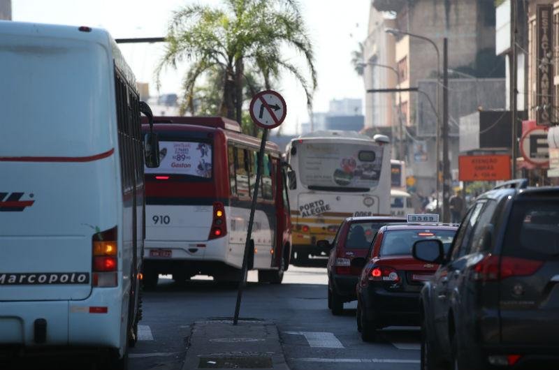 EPTC reconhece problema e trabalha para alterar a sinaliza&ccedil;&atilde;o
