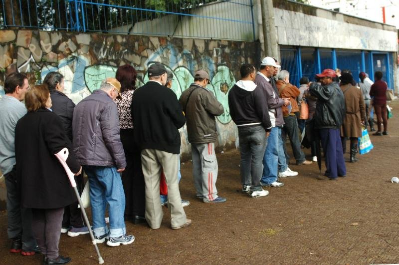 Previd&ecirc;ncia Social come&ccedil;a a pagar 13&ordm; na segunda-feira