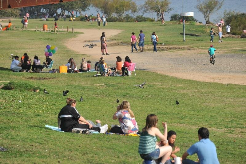 Tarde de s&aacute;bado foi de forte calor em Porto Alegre
