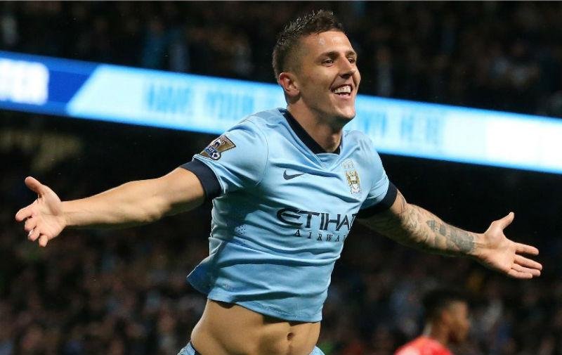 Jovetic marcou dois gols na vit&oacute;ria do City