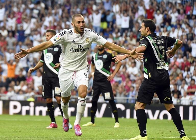 Cristiano Ronaldo e Karim Benzema marcaram os gols da estreia