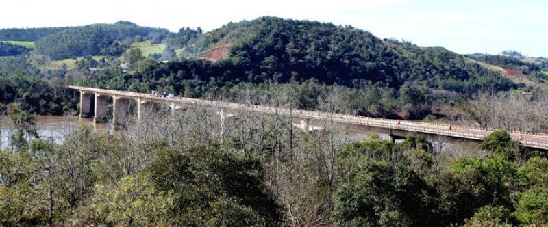 Ponte sobre rio Uruguai ser&aacute; bloqueada para conclus&atilde;o de obras