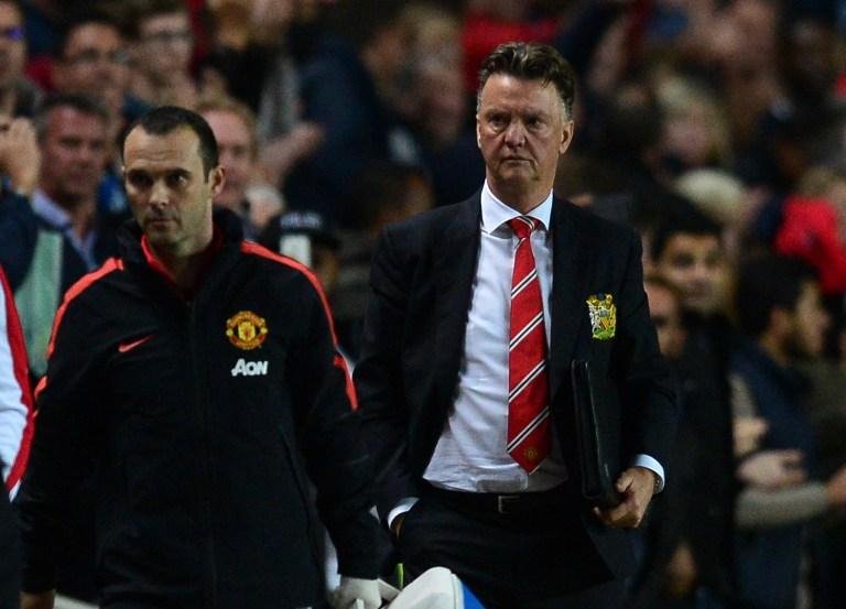 United do t&eacute;cnico holand&ecirc;s Van Gaal foi humilhado por time terceira divis&atilde;o