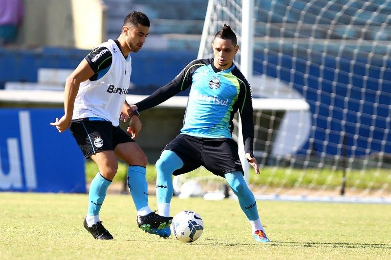 Treino coletivo desta quarta teve retorno do lateral-direito ao time titular