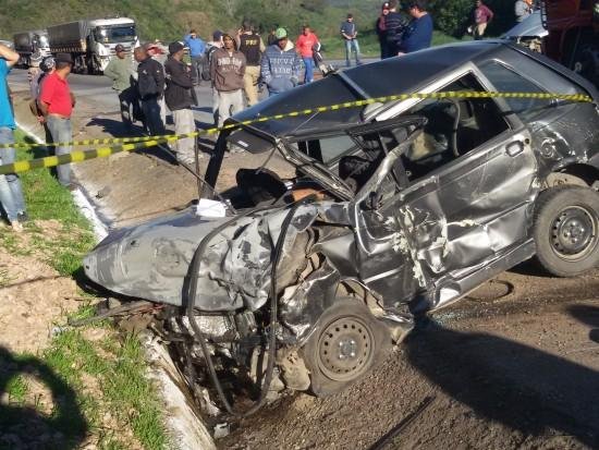Uma pessoa morre e cinco ficam feridas em acidente em Ca&ccedil;apava do Sul