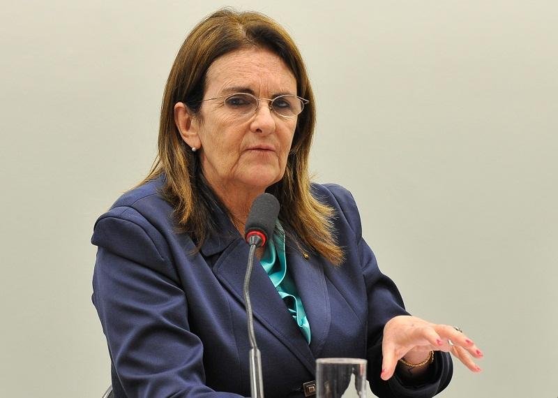 TCU adia para setembro decis&atilde;o sobre bloqueio de bens de Gra&ccedil;a Foster