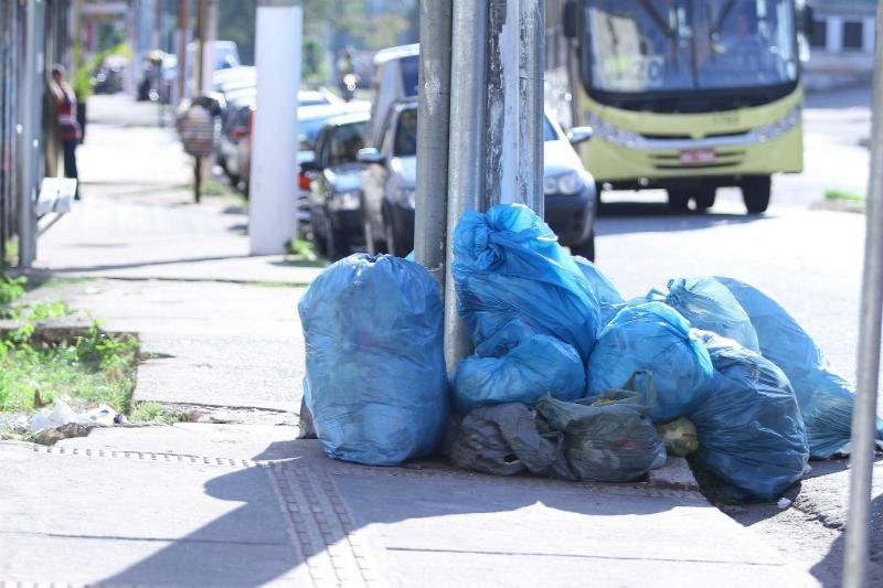 Moradores reclamam de falhas do servi&ccedil;o no munic&iacute;pio