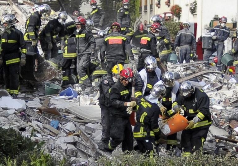 Pelo menos 12 pessoas ficaram feridas na periferia de Paris