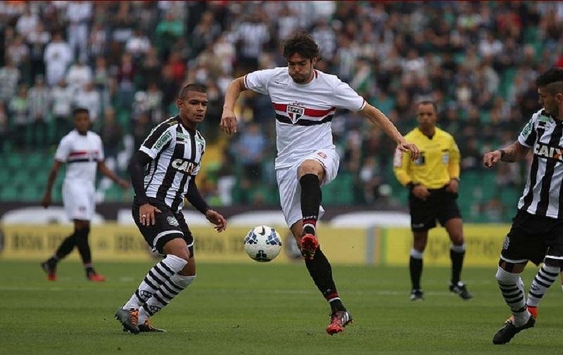 Figueirense e S&atilde;o Paulo empatam em 1 a 1 no Orlando Scarpelli