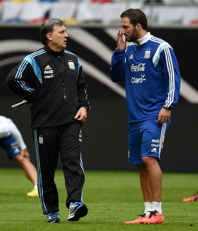 Higua&iacute;n tamb&eacute;m desfalcar&aacute; Argentina em amistoso diante da Alemanha 