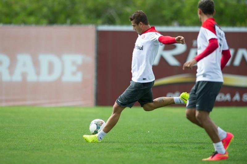 Inter vai com time misto para jogo contra Bahia