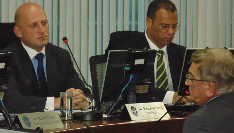 Presidente F&aacute;bio Koff testemunhou, mas auditores optaram pela exclus&atilde;o unanime