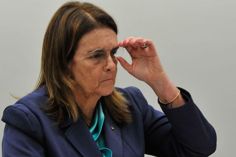 Maria Gra&ccedil;a Foster foi multada em R$ 212 mil