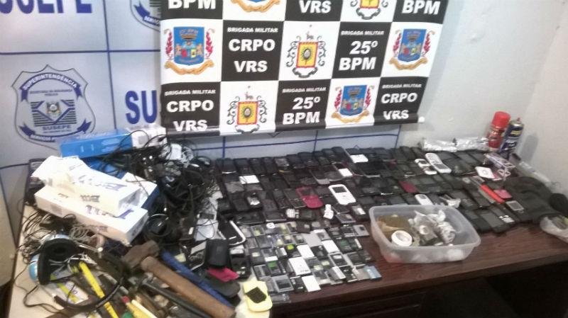 Oitenta celulares foram encontrados em vistoria