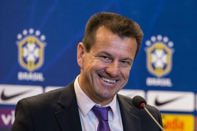 Dunga elegeu Neymar capit&atilde;o da Sele&ccedil;&atilde;o