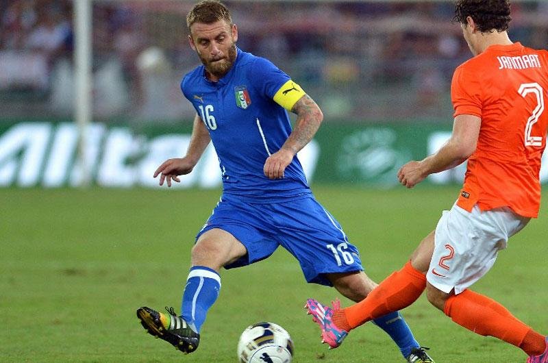 It&aacute;lia vence Holanda por 2 a 0 em amistoso