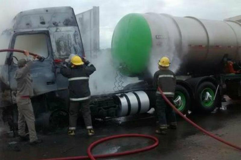 Bombeiros controlaram o fogo