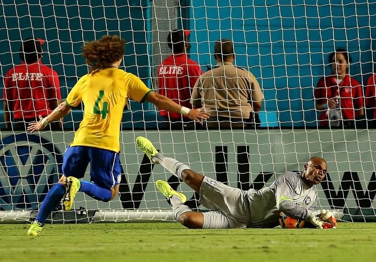 David Luiz pode desfalcar Sele&ccedil;&atilde;o diante do Equador