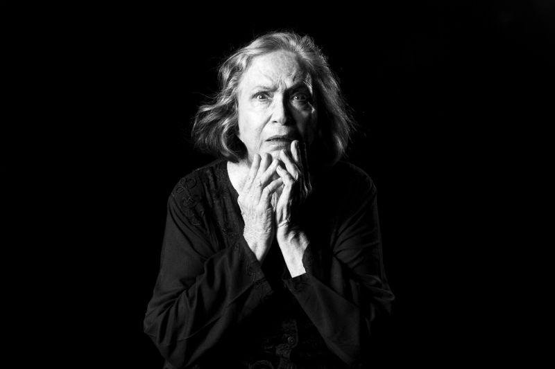 Nathalia Timberg encena pe&ccedil;a de Samuel Beckett 