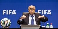Blatter vai concorrer a quinto mandato na Fifa