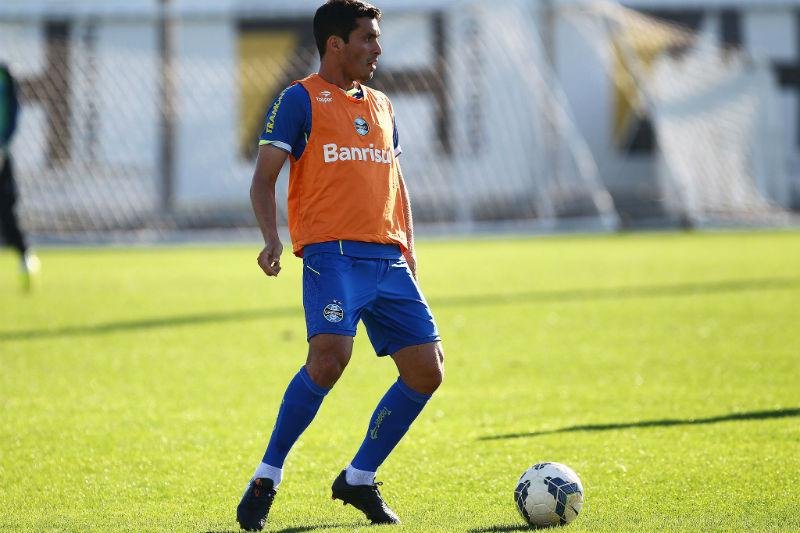 Riveros retorna aos treinamentos, ap&oacute;s se recuperar de les&atilde;o