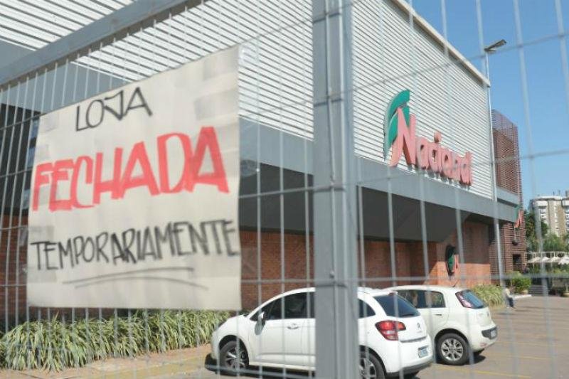 Supermercados foram fechados na semana passada, em Porto Alegre