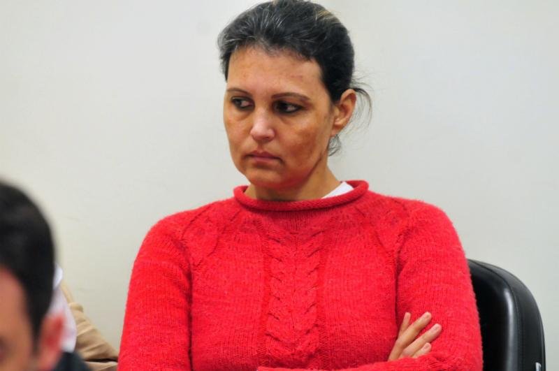 Edelv&acirc;nia se considera inocente no caso Bernardo