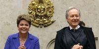 Dilma ao lado do novo presidente do STF