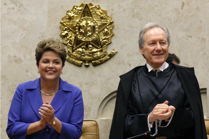 Dilma ao lado do novo presidente do STF