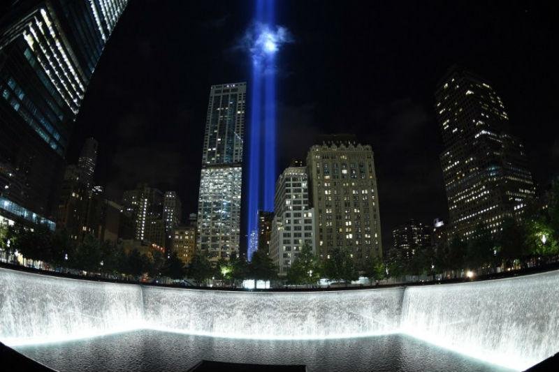 EUA homenageiam v&iacute;timas do 11 de setembro 13 anos depois
