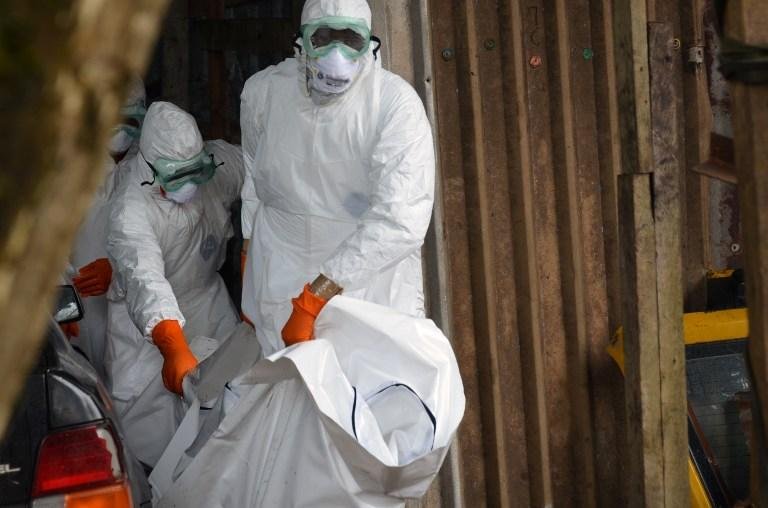 Ebola j&aacute; deixou mais de 2,4 mil mortos, anuncia OMS