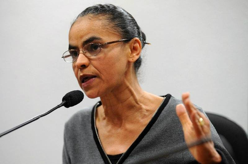 Pelo Ibope, Marina Silva oscilou de 33% para 31%