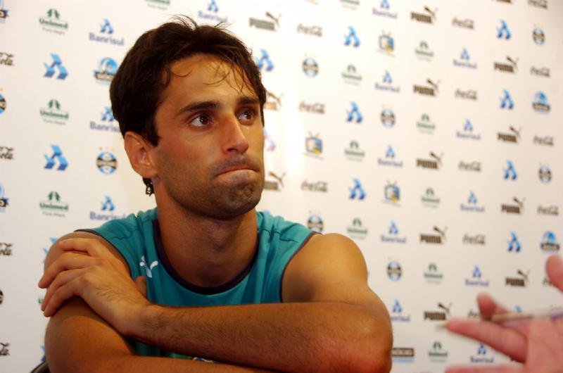 Brasileiro tinha rescindido o seu contrato com o Valencia e chega a custo zero