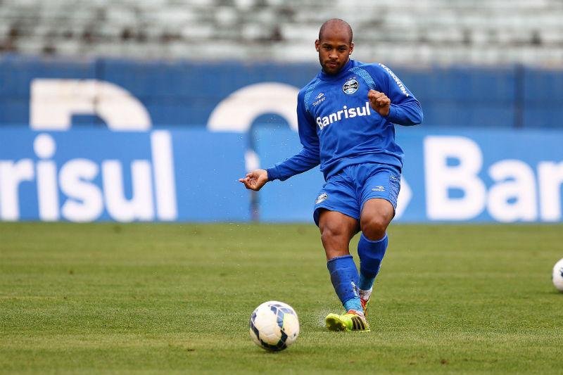 Fellipe Bastos retorna de suspens&atilde;o e volta ao time do Gr&ecirc;mio