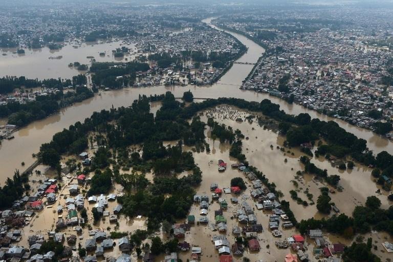 Inunda&ccedil;&otilde;es na Caxemira indiana deixam 200 mil pessoas isoladas