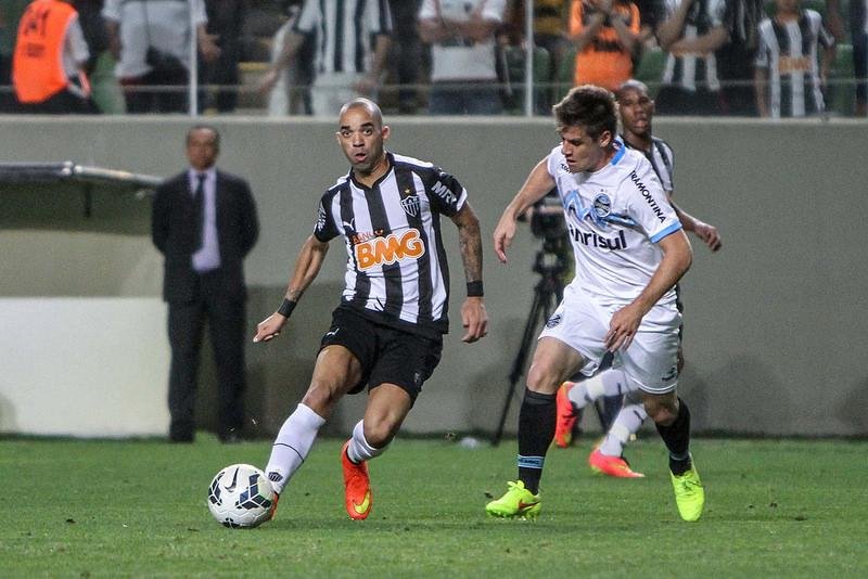 Time de Felip&atilde;o chega a 35 pontos na tabela 