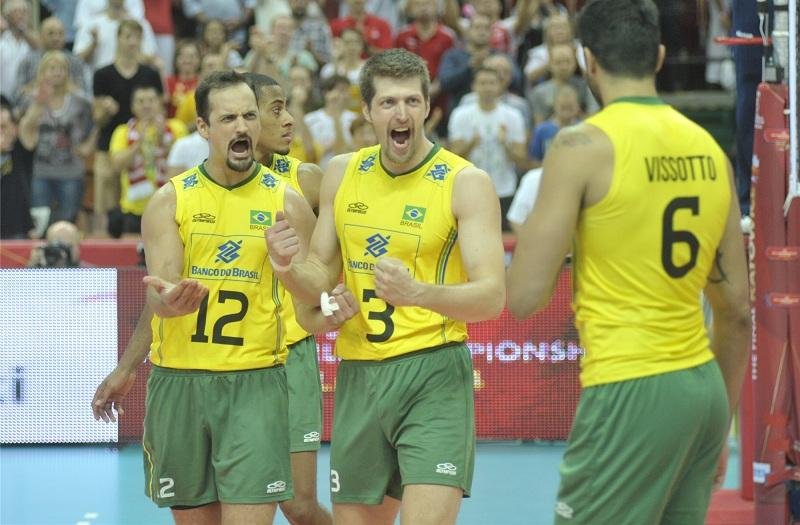 Com 15 pontos, Leandro Vissotto foi o maior pontuador contra a R&uacute;ssia