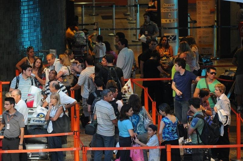 Entrega das obras de amplia&ccedil;&atilde;o do terminal de passageiros fica para 2016